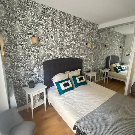 Appartement Versailles Апартаменты *
